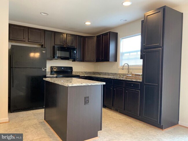 Building Photo - 10421 Westgate Ct