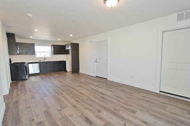 Building Photo - 1050 Bighorn St
