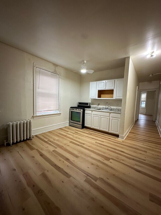 Foto del edificio - 1330 W Hunting Park Ave