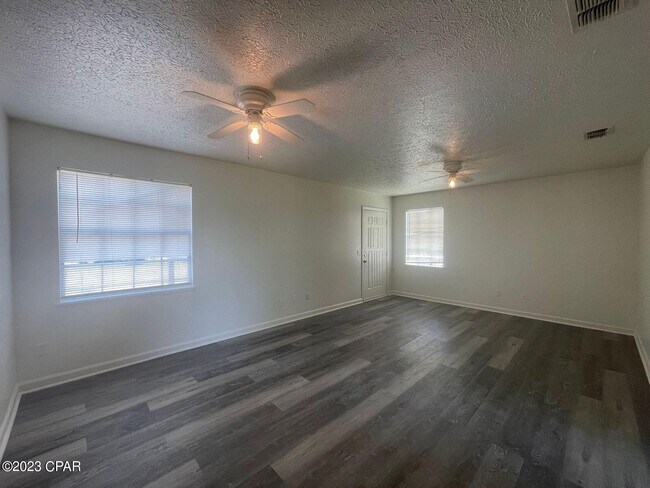 Building Photo - 7718 FL-22