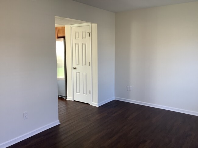 Building Photo - 945 Atmore Pl