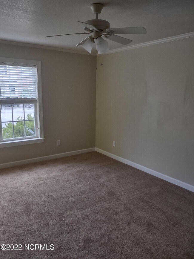 Foto del edificio - 904 Springwood Dr