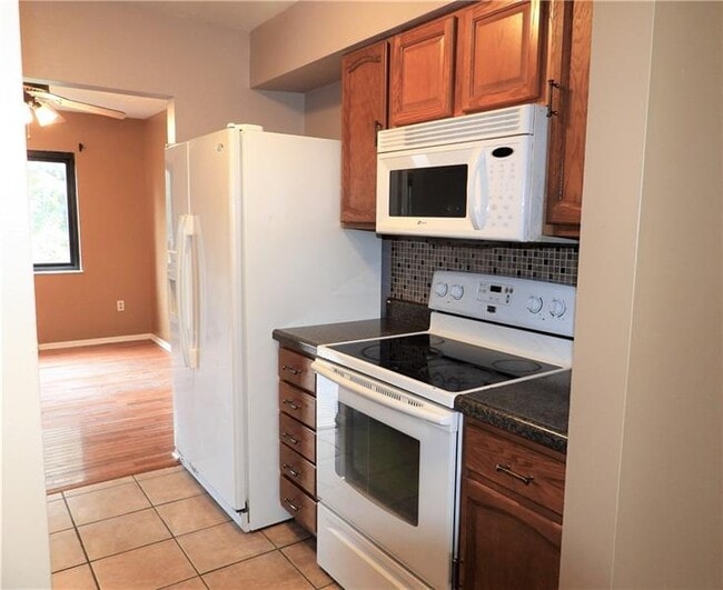 Building Photo - 104 Springwater Ct