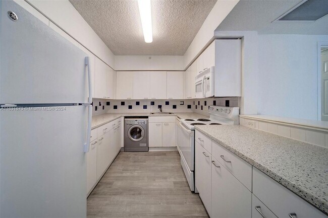 Foto del edificio - 1500 Bay Rd