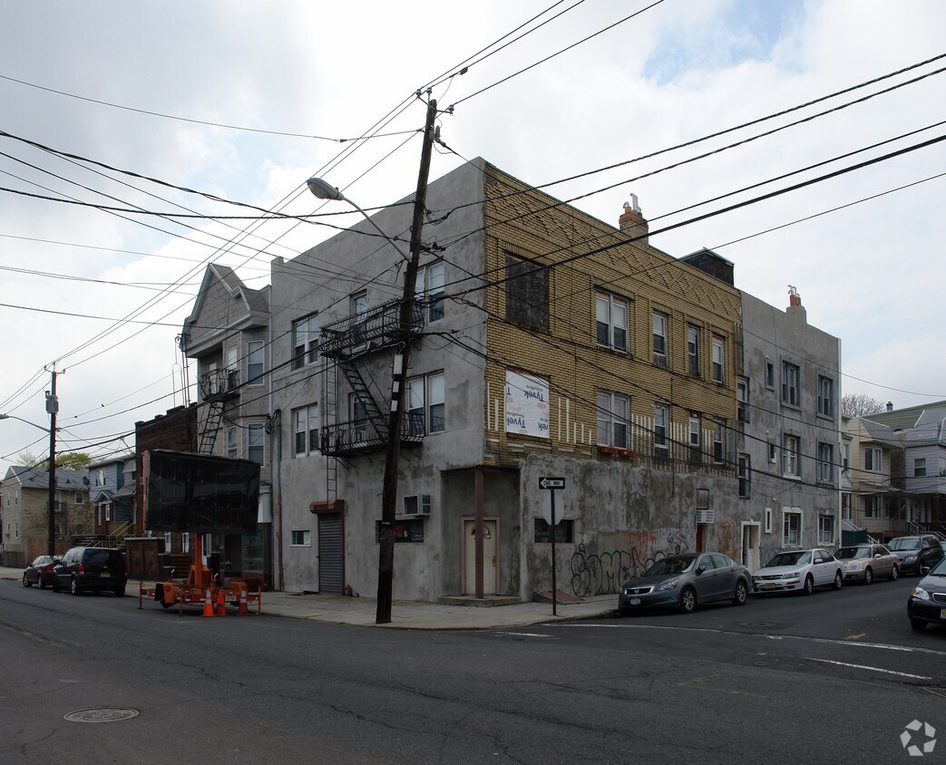 Foto principal - 99 Avenue E