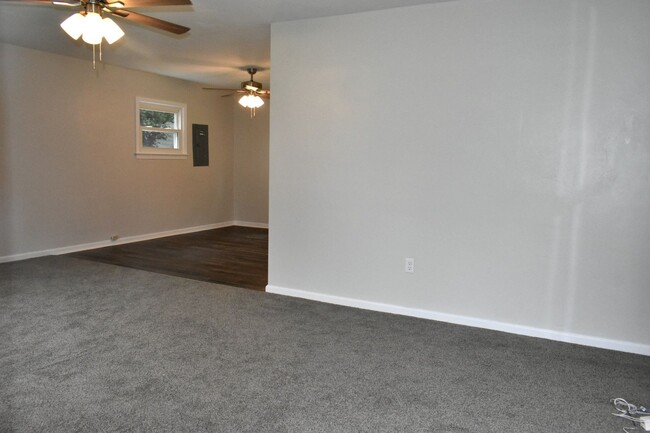 Foto del edificio - Remodeled 3 Bedroom Ranch