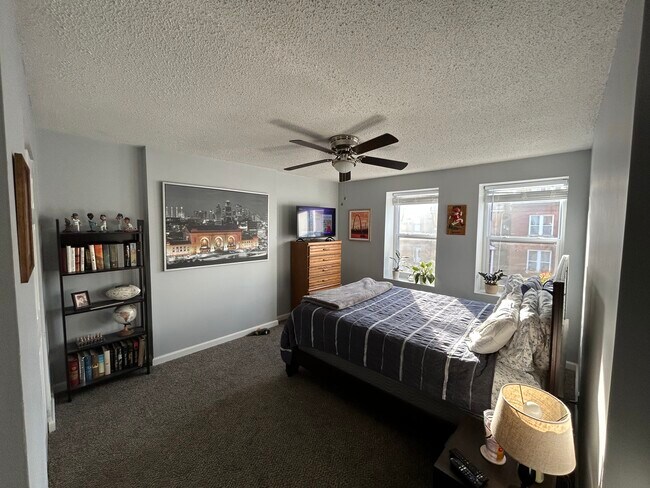 Dormitorio 1 - 2604 S Compton Ave