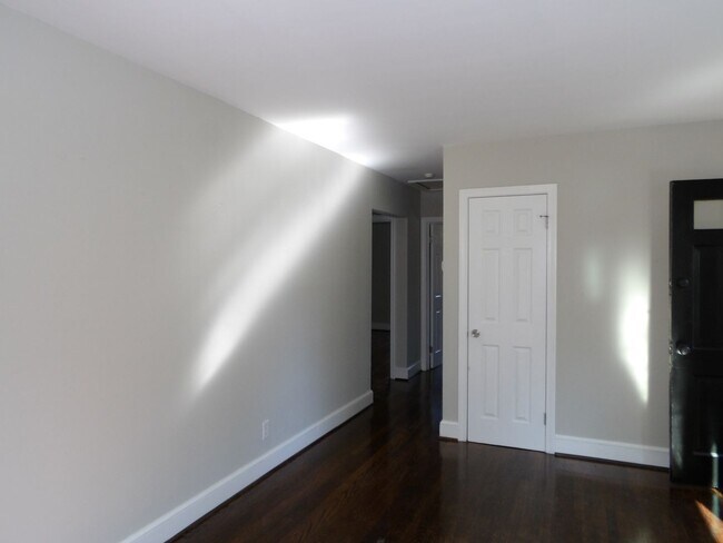 Foto del edificio - 506 James Ave