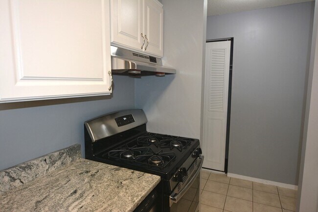 Building Photo - 40 Shrewsbury Green Dr