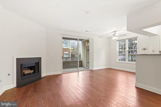 Foto del edificio - 2100 Highcourt Ln