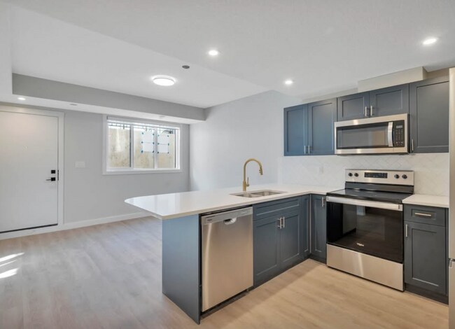 Photo du bâtiment - 15211 109 Ave NW