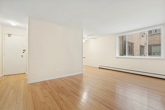 Building Photo - 2629 N Hampden Ct