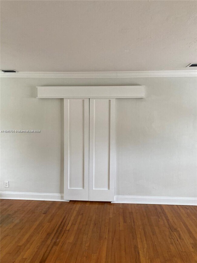 Foto del edificio - 5601 SW 78th St