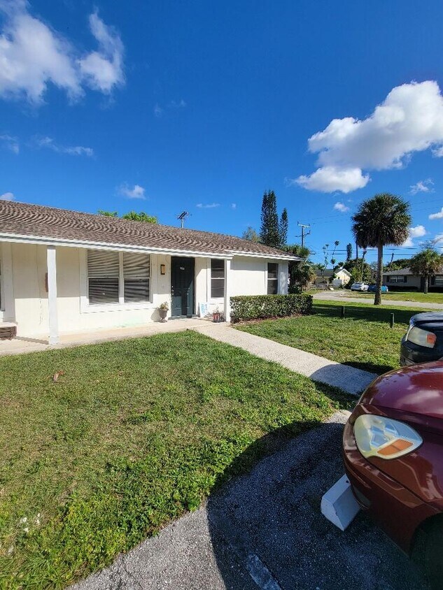 4733 Marguerita Dr, West Palm Beach, FL 33417 Townhome Rentals in