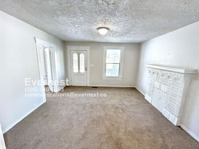 Building Photo - 929 6th Pl