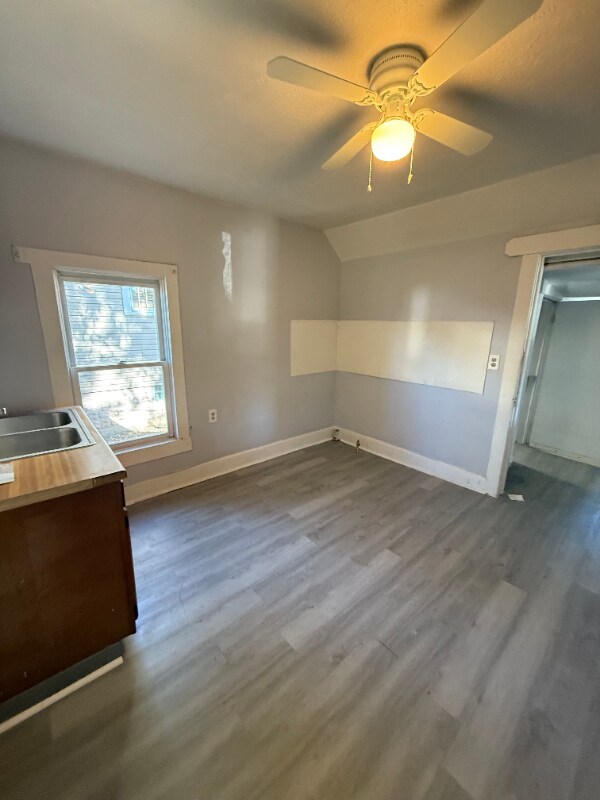 Foto del edificio - 2524 Oakdale Ave