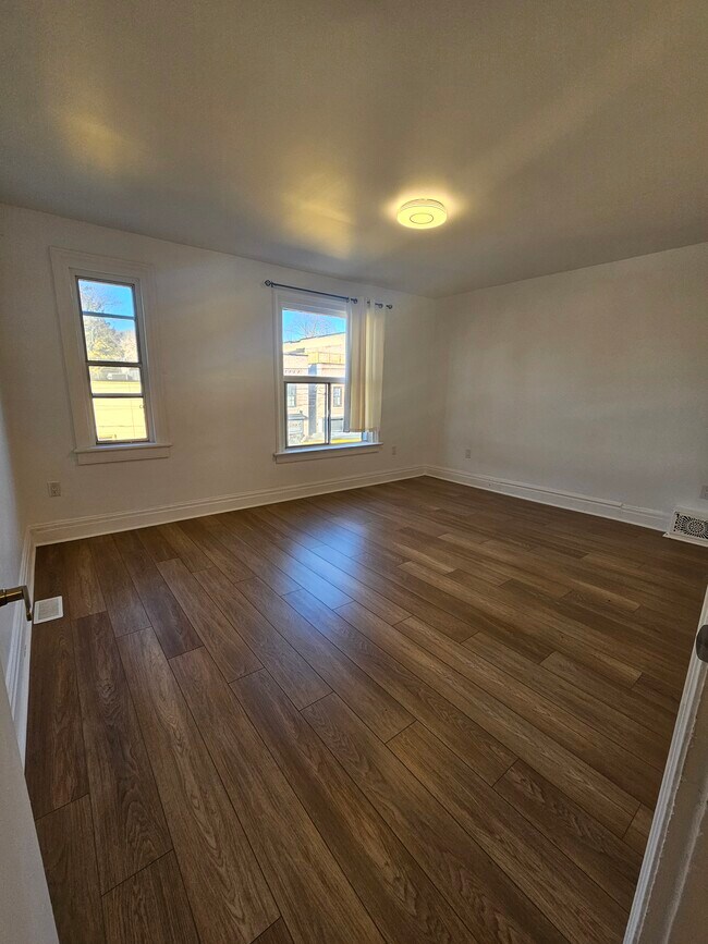 Photo du bâtiment - 1309 Gerrard St E