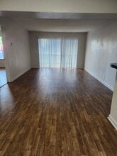 Building Photo - 2401 E 55th Pl