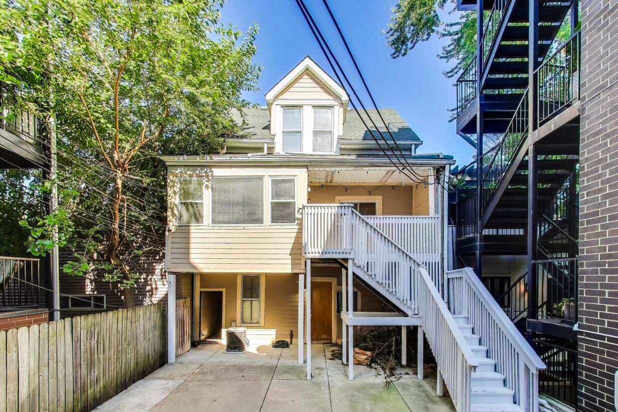 Primary Photo - 2643 N Mildred Ave