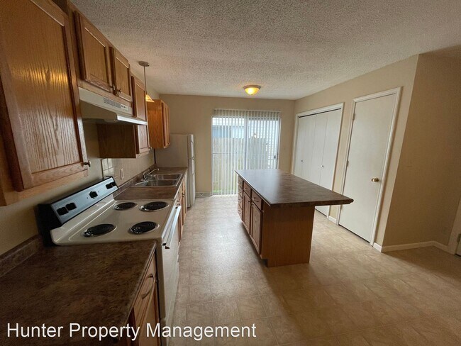 Building Photo - 2 br, 1 bath House - 2140 E. Bennett
