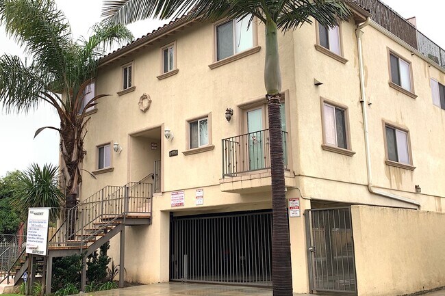 Building Photo - 2495 Corinth Ave