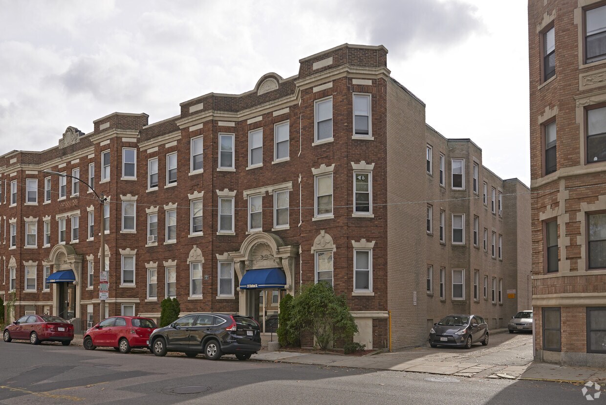 Primary Photo - 217 Kelton St