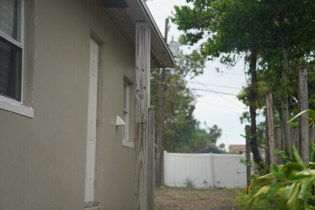 Foto del edificio - 5121 Dr Martin Luther King Jr St S