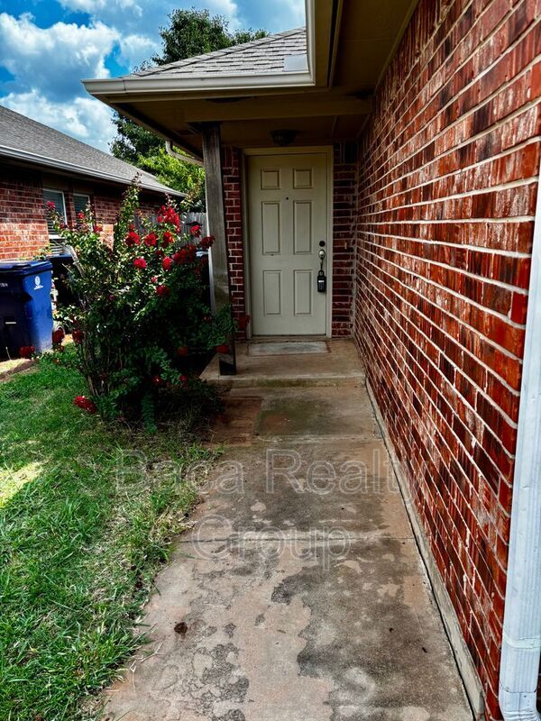 Foto del edificio - 11004 SW 5th St