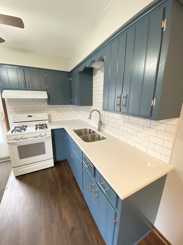 215 Root Ave, Hartford, WI 53027 Townhome Rentals in Hartford WI