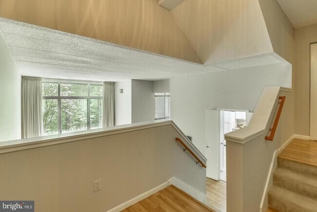 Building Photo - 11564 Rolling Green Ct