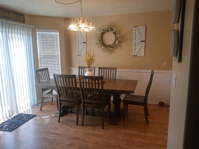 Building Photo - 311 W Harvest Moon Dr