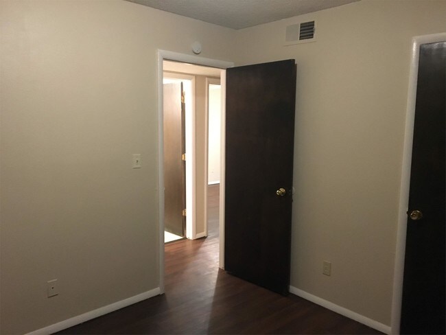 Foto del edificio - 3913 N Rockwell Ave