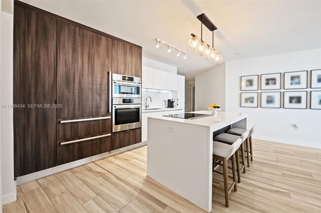 Foto del edificio - 851 NE 1st Ave