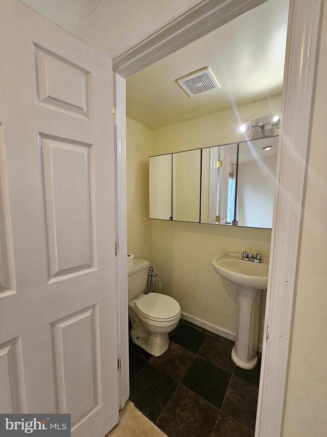 Building Photo - 3802 Falls Rd