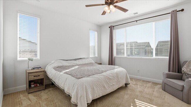 Foto del edificio - 5120 Moonraker Ln