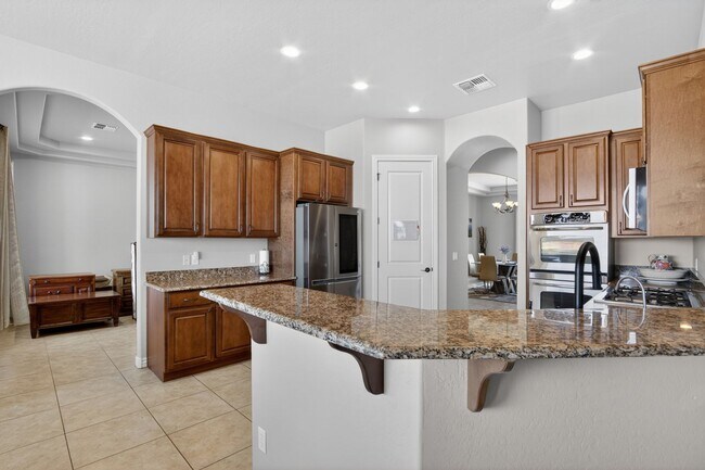 Foto del edificio - Luxury Meets Country Charm: Custom 5BR Home on Acreage in San Tan Valley