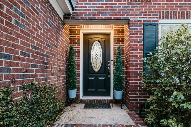 Foto del edificio - 944 Lakeview Dr