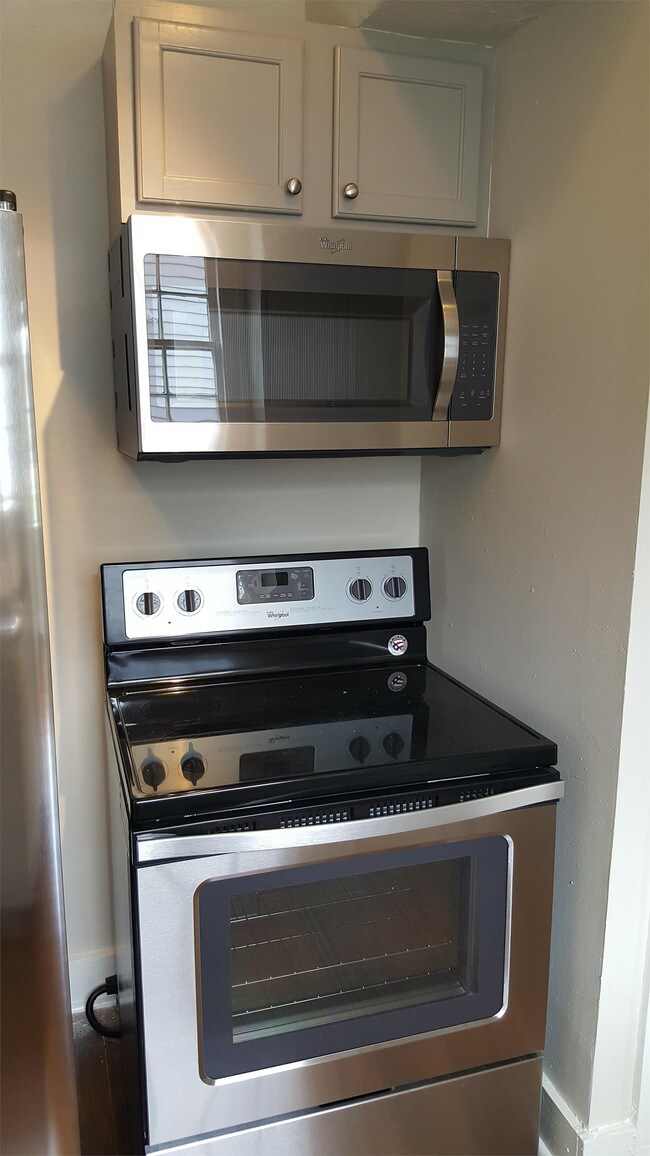 Building Photo - 954 E Fortification St