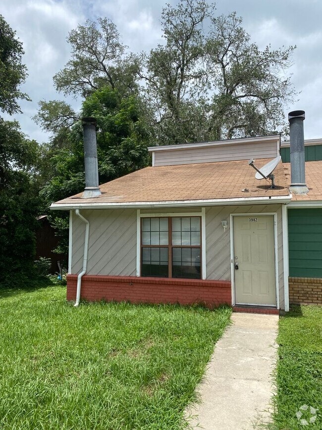 Building Photo - 3982 Breezee Ct