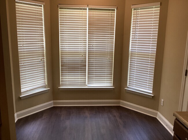 Foto del edificio - 15 Commissioners Ct