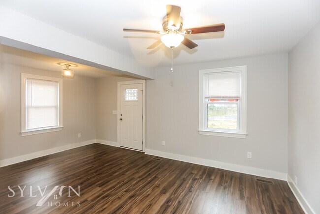 Building Photo - One-level living 3 BR, 1.5 BA home