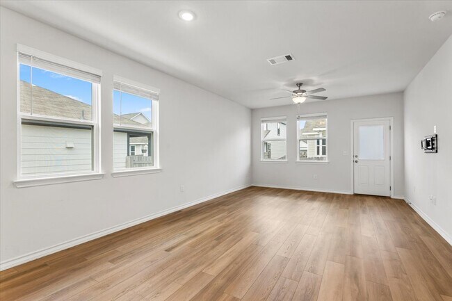 Building Photo - 5402 Jason Dr
