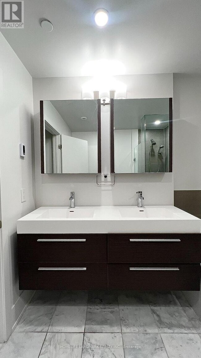 Building Photo - 270 Davenport Rd