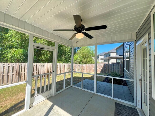Building Photo - Pet Friendly - LARGE 4 bedroom home in Gro...