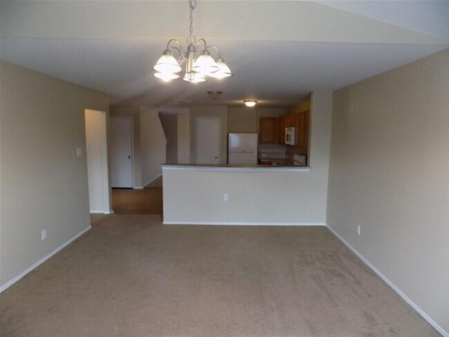 Building Photo - 19007 Sunburst View Dr