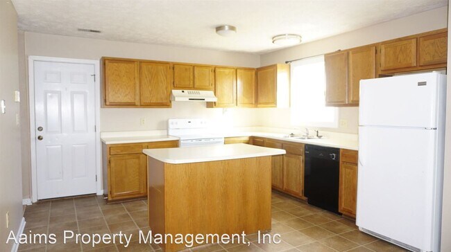 Building Photo - 3 br, 2 bath House - 724 Rim Road