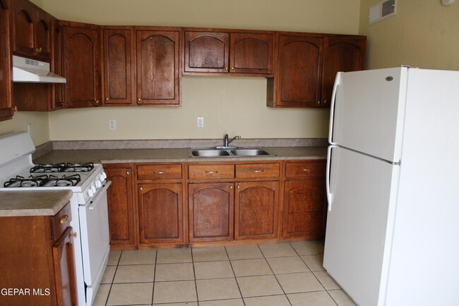 Building Photo - 8421 Mercury St