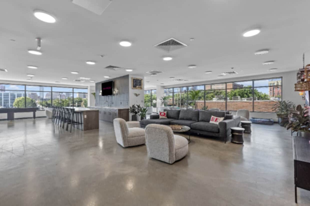 Primary Photo - 501 N Perth St