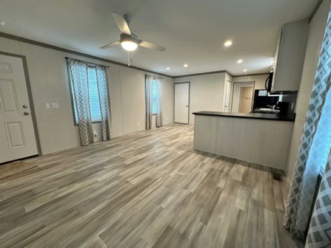 Foto del edificio - 2484 Maple Dr