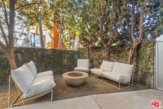 Foto del edificio - 2100 Abbot Kinney Blvd